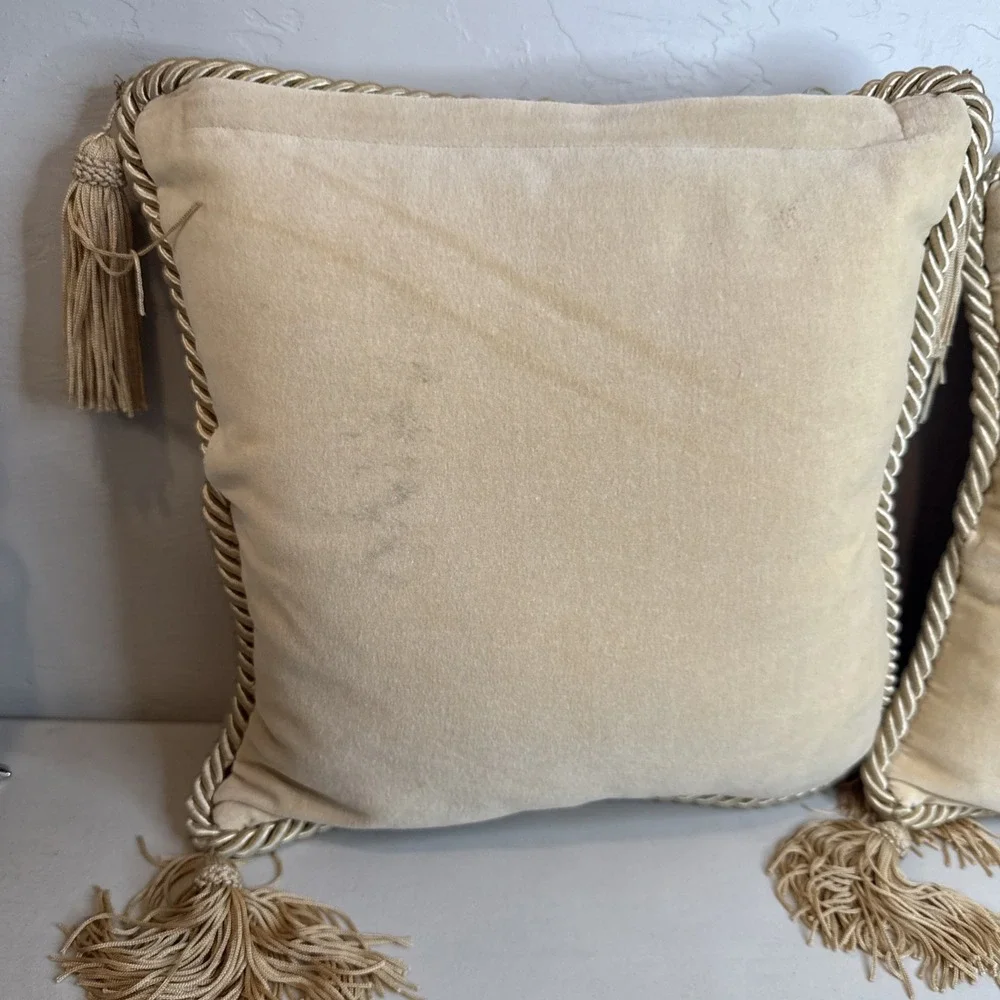 Vintage Pair Of Rose Bouquet Fringed Elegant Needlepoint Pillows 11